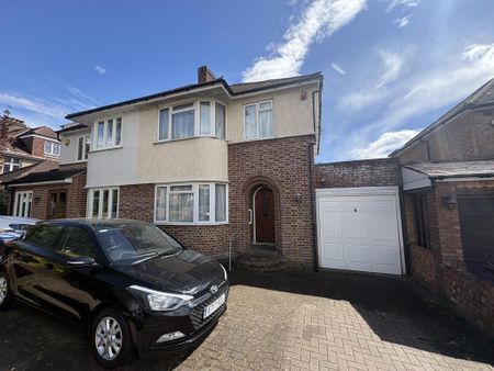 3 bedroom semi-detached house to rent - Photo 4