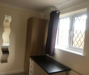 Bedroom Detached House In Southbourne, BH5 - Photo 5