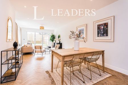 4 bedroom house to rent Acorn Gardens, Bell Lane, Splaynes Green, Fletching, TN22 - Photo 3