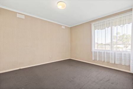 Charming 3-Bedroom Home in Thomastown - Photo 4