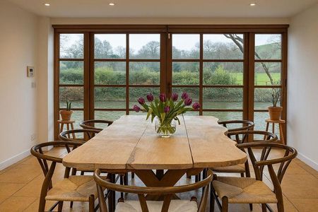 3 bedroom barn conversion to rent - Photo 2