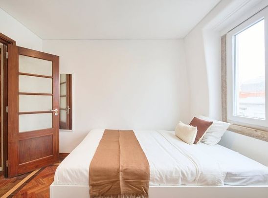 Rua Fialho de Almeida, Lisbon, Lisbon 1070 - Photo 1