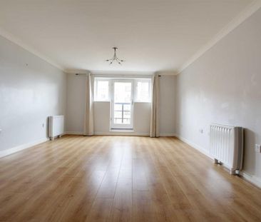 Ovaltine Court, Kings Langley - Photo 1