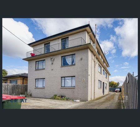 8/15 Omar Street, Maidstone, Vic 3012 - Photo 5