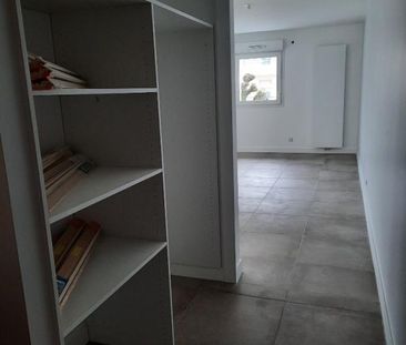 Location Appartement 3 pièces 72m² AIX LES BAINS 73100 - Photo 4