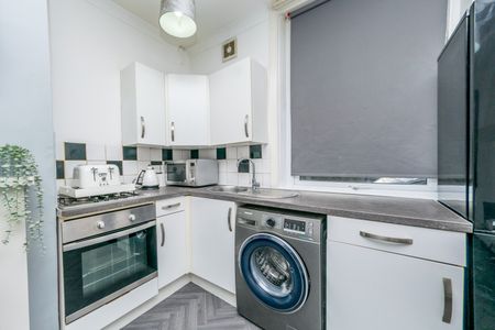 ASQUITH AVENUE MORLEY LEEDS - Photo 2
