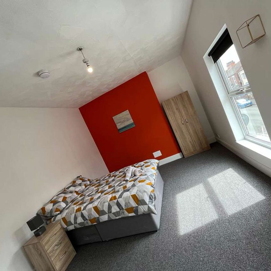 5 bedroom house share near Hull Royal - Photo 1