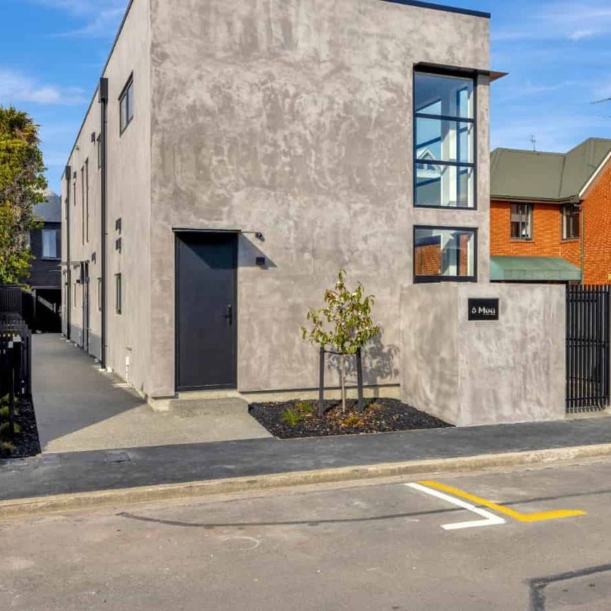 Brand New 1-Bedroom Apartment – Inner-City Living at Its Finest - Photo 1