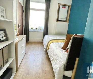 1 bedroom in a house share to rent - Photo 2