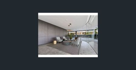 Luxury 2-Bedroom Apartment at Boardwalk Burleigh - Coastal Living in Style - Photo 2