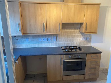 2 bedroom semi-detached house to rent - Photo 4