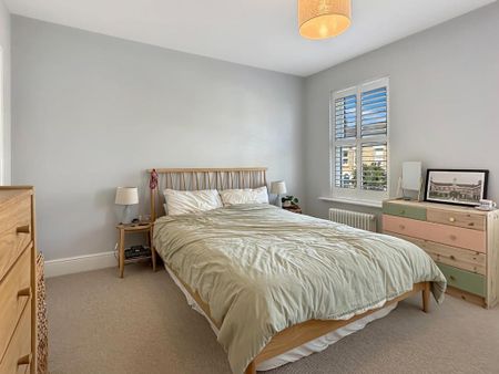 2 bedroom end of terrace house to rent - Photo 2