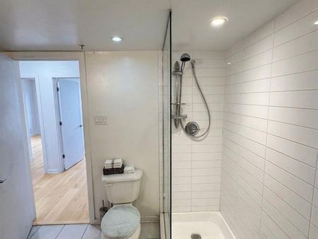 5025 Rue Paré - Photo 2