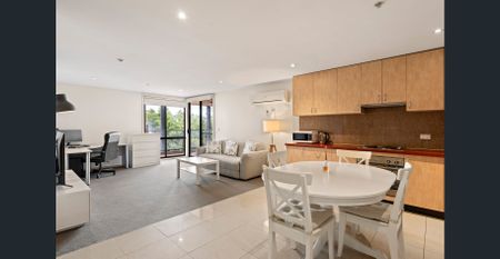 Fully Furnished, Light-Filled Haven with Superb Space - Photo 4