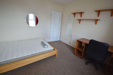 Brassey Road, Winton, Bournemouth, BH9 - Photo 4