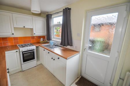 2 bedroom terraced house to rent - Photo 2