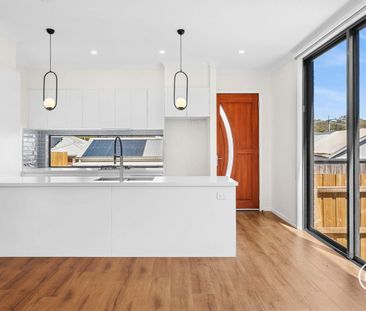 2/140 Bolton Street, Eltham, Vic 3095 - Photo 3