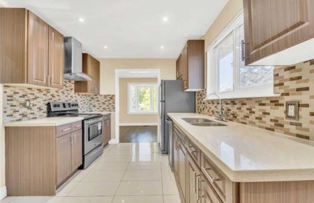 For Lease - 36 Reigate Avenue Unit# Main, Brampton, Ontario - Photo 5