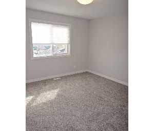 3 Bed 2.5 Bath Duplex For Rent Fort Saskatchewan - Photo 3