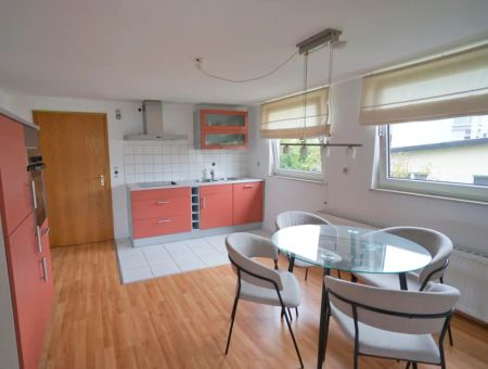 Dachgeschoßwohnung mit Balkon und Garage in ruhiger Lage! - Foto 4