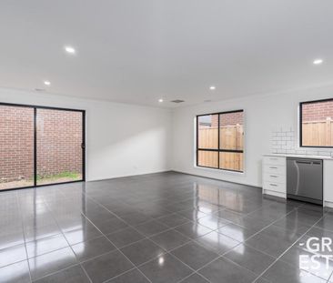 4 Bedder in Grandvue Estate! - Photo 1