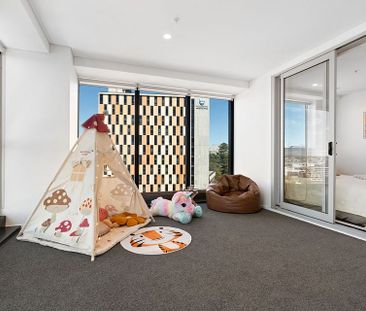 Luxury Brand New 2BR Retreat + Sea view! - Photo 3