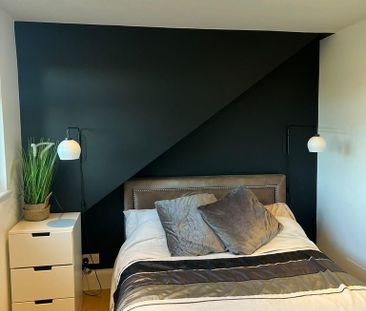 1 bedroom in a house share to rent - Photo 2