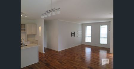 Two Bedroom Villa Unit in Quiet Complex - Photo 3