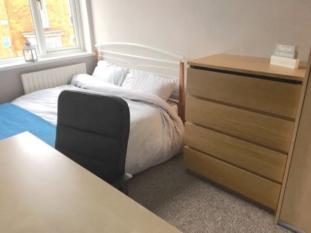 3 Bed - Kirkby Street â€“ 3 Bed - Photo 3