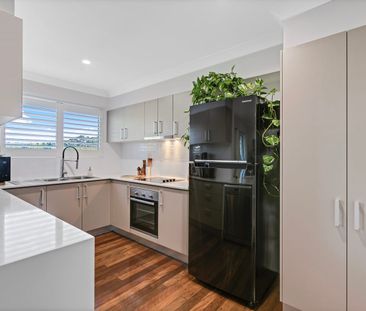 Spacious Coastal Home in a Prime Central Location!! - Photo 6