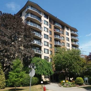 Large 2 BD - 2181 w38th Ave Kerrisdale - Photo 4