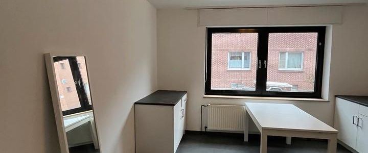 Helle 2-Zimmer Wohnung im EG in Hürth mit EBK - Photo 1