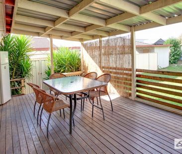 Charming 3 Bedroom Home with Large Entertaining Deck - Photo 3
