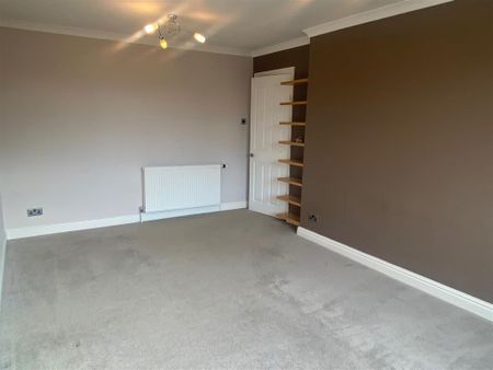 Queens Crescent - Photo 3