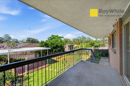 Spacious Six-Bedroom Family Home in a Premium Greystanes Location - Photo 2