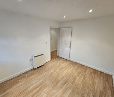 1 bedroom Ground Floor Maisonette for rent with secure parking. - Photo 4