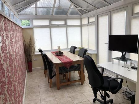 3 bedroom semi-detached house to rent - Photo 3