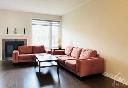 For Lease - 520 EARNSCLIFFE Grove, Blossom Park - Airport and Area, Ontario - Photo 2