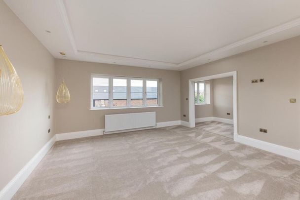 6 bedroom detached house to rent - Photo 1