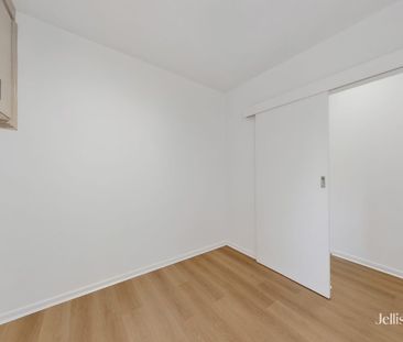 Great Two-Bedroom Apartment in Convenient Location - Photo 6