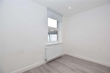 Cobden Road, London, SE25 - Photo 2