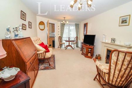 Wilton Court, Kenilworth, CV8 - Photo 4