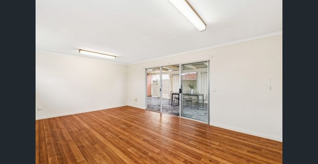 Huge detached rumpus or Teen retreat. With plenty of room for the family. - Photo 1