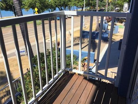 AMAZING VIEWS! UNIT ON THE STRAND! - Photo 3