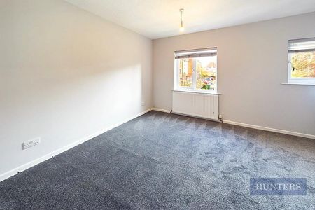 4 bedroom House To Let - Photo 5