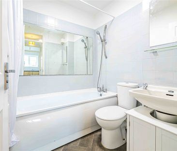 1 bed First Floor Flat for rent - Photo 4