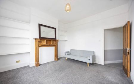 2 Bed Penthouse, St Marys Road, NW10 - Photo 3