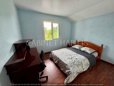 A LOUER - CHAMBRE MEUBLÉE D'ENVIRON 15,35 M² - UNIVERSITÉ DU TAMPON - 330.00 € - Photo 5