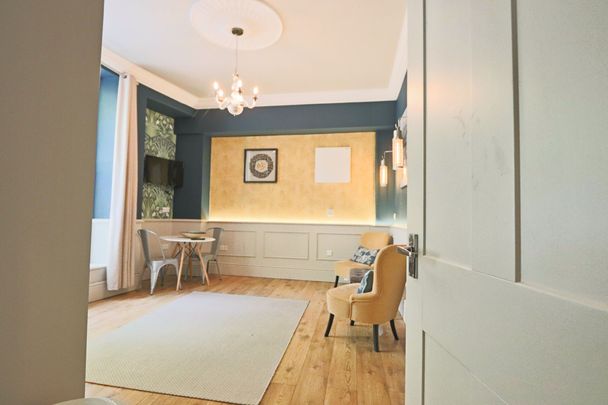 1 Bedroom Home – Medium Let - Photo 1