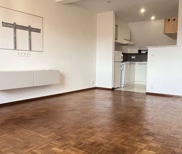 Appartement te huur in Tournai voor € 570 met 1 slaapkamer - Photo 1